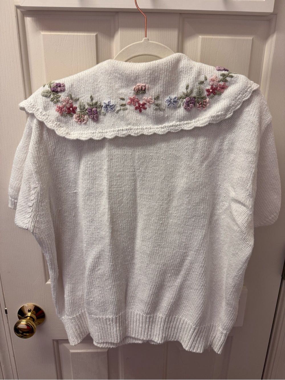 Vintage Cottagecore floral embroidered sweater top with pearl buttons size large - Picture 5 of 5